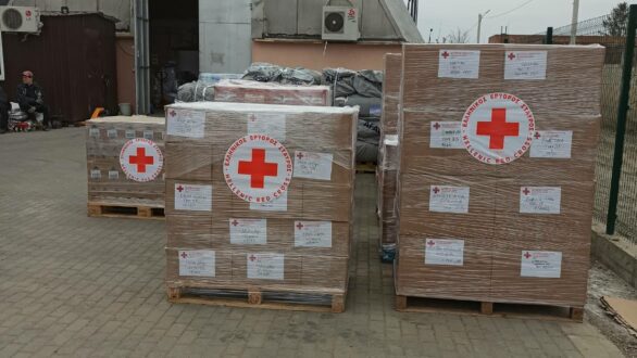 Ο Ελληνικός Ερυθρός Σταυρός παρέδωσε 50 τόνους ανθρωπιστικής βοήθειας στην Ουκρανία