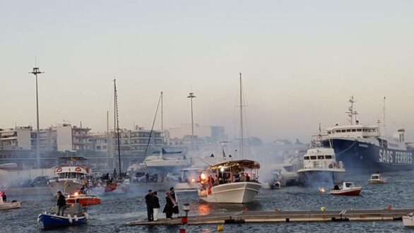 Αναπαράσταση της έλευσης της εικόνας της Παναγίας Τριφώτισσας από την Αίνο στην Αλεξανδρούπολη