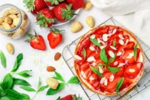 Τάρτα με φράουλες και βασιλικό