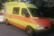 Διακινητές μετέφεραν δέκα άτομα με… ασθενοφόρο