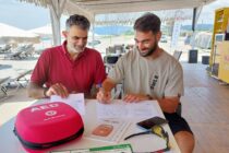 Πέντε σύγχρονοι αυτόματοι εξωτερικοί απινιδωτές παραδόθηκαν σε beach bars στην Αλεξανδρούπολη