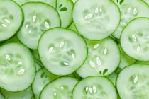 Πολλαπλά τα οφέλη για την υγεία που προσφέρει το δροσερό αγγούρι