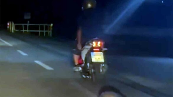 Φρικτή κακοποίηση ζώου στην Καβάλα: Άνδρας έσερνε ασβό με μηχανάκι