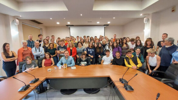 Ο Δήμαρχος Αλεξανδρούπολης συνομιλεί με μαθητές και μαθήτριες από 6 χώρες για την προσβασιμότητα