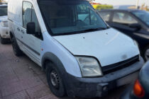 Συνελήφθη διακινητής που μετέφερε πέντε άτομα με φορτηγάκι