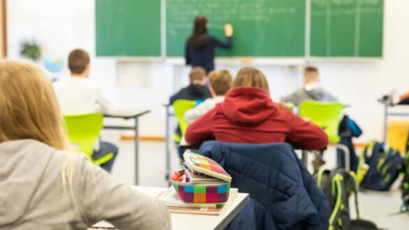 Σχολεία: Χρηματοδότηση 112 εκατ. στους δήμους με προτεραιότητα τη θέρμανση των σχολικών τάξεων