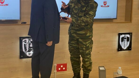 Δωρεά 10 απινιδωτών στο Δ΄ Σώμα Στρατού «ΘΡΑΚΗ»