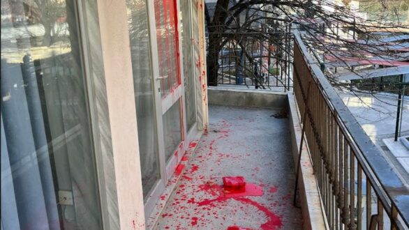 Επίθεση με μπογιές στα γραφεία της Δ.Ε.Ε.Π. Έβρου στην Αλεξανδρούπολη