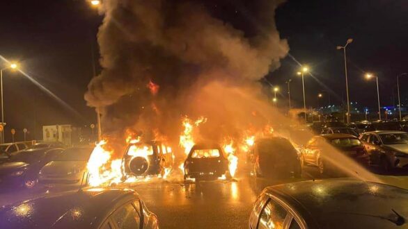 Κάηκαν αυτοκίνητα στο αεροδρόμιο Αλεξανδρούπολης