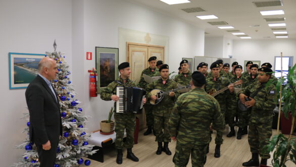 Πρωτοχρονιάτικα κάλαντα και ευχές στον Περιφερειάρχη ΑΜΘ Χρήστο Μέτιο