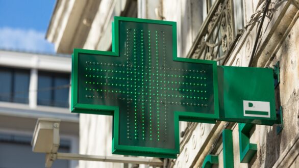 Εμβολιασμοί για covid-19: Έρχονται με κόστος 5 ευρώ στα φαρμακεία – Οδηγίες από φαρμακοποιό