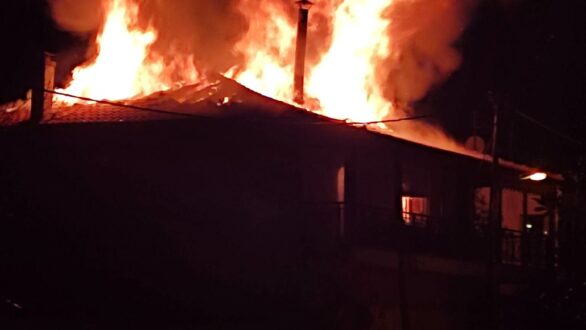 ΤΩΡΑ: Πυρκαγιά σε μονοκατοικία στην Ορεστιάδα