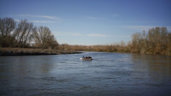 Δέλτα Έβρου: Απεγκλωβισμός οκτώ προσφύγων και μεταναστών
