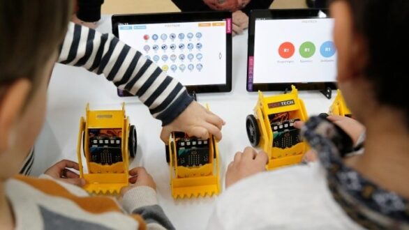 Ξεκίνησε η παράδοση 177 χιλιάδων σετ ρομποτικής στα σχολεία της χώρας 