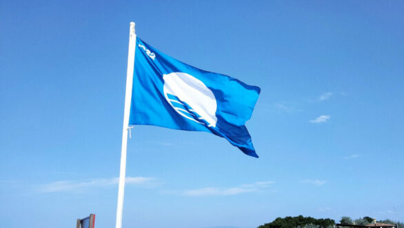 Ανακοινώθηκαν οι παραλίες με “Γαλάζια Σημαία” – Μία στον Έβρο