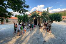 Επισκέπτες και προσκυνητές υποδέχονται οι ανακαινισμένοι χώροι της Μονής Δαδιάς
