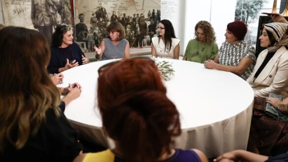 Με δώδεκα γυναίκες του Έβρου συναντήθηκε η Πρόεδρος της Δημοκρατίας