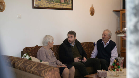 Το ζεύγος Αραμπατζή στη Μάνη επισκέφθηκε ο Νίκος Ανδρουλάκης