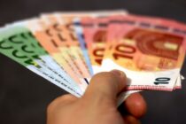Αυξάνεται στα 830 ευρώ ο κατώτατος μισθός από την 1η Απριλίου ανακοίνωσε ο πρωθυπουργός