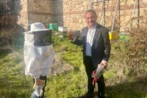 Κελέτσης: Συνάντηση στο Διδυμότειχο με τον νεότερο μελισσοκόμο της χώρας