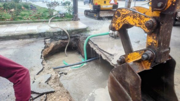 Ορεστιάδα: Καθίζηση ασφάλτου στις Εργατικές Κατοικίες Σαγήνης – Χωρίς νερό ο οικισμός