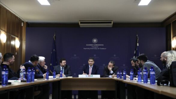 ΥπΑΑΤ: Σύσκεψη Αυγενάκη με εκπροσώπους αγροτών και κτηνοτρόφων και από την Ορεστιάδα