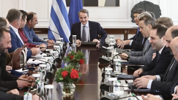 Μητσοτάκης σε αγρότες: Φθηνότερο ρεύμα για όλους για 2+8 χρόνια – Προκαταβολή του ΕΦΚ 40 εκατ. στα τέλη Μαρτίου