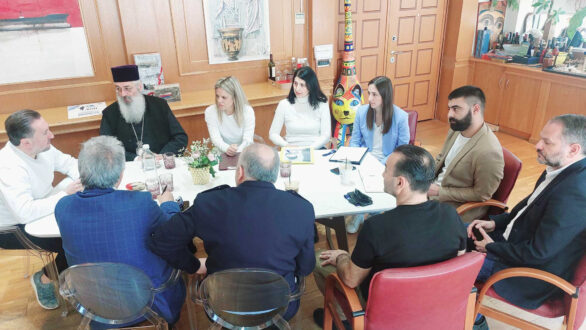 Συνάντηση εργασίας με αντικείμενο την αντιμετώπιση της ενδοοικογενειακής βίας στο γραφείο δημάρχου Αλεξανδρούπολης