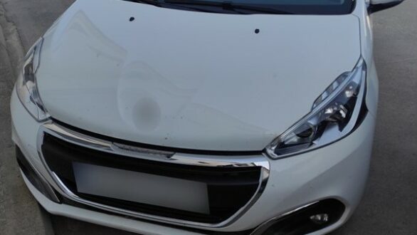 Όχημα διακινητή προσέκρουσε σε σκάλα οικίας – Δυο συλληφθέντες με 14 συνολικά άτομα σε Φέρες και Διδυμότειχο