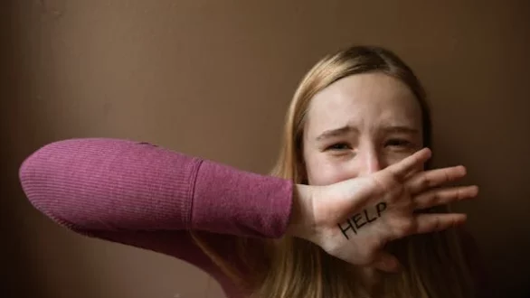 Panic button: Ξεκινά σε λίγες μέρες η λειτουργία του για ανηλίκους που βρίσκονται σε κίνδυνο