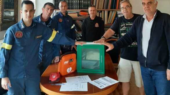 Δωρεά εξοπλισμού και απινιδωτή στο Πυροσβεστικό Κλιμάκιο Σαμοθράκης