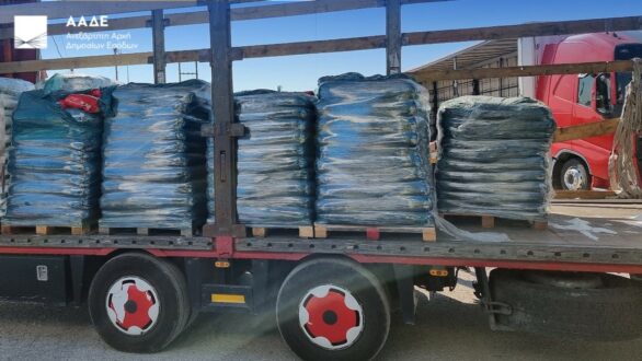 Τελωνειακοί έλεγχοι στον Έβρο: Φορτηγά με χιλιάδες “μαϊμού” προϊόντα – Τι εντοπίστηκε σε καφέ μπαρ στο Διδυμότειχο