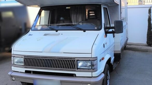 Κήποι: Συνελήφθη διακινήτης που έκρυβε 11 άτομα σε ντουλάπια και κρύπτες τροχόσπιτου