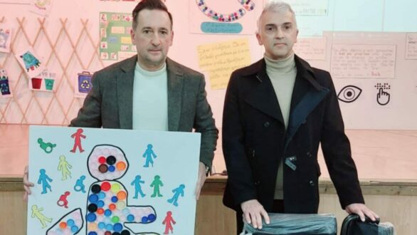 Μαθητές του 2ου Δημοτικού Σχολείου Αλεξανδρούπολης δώρισαν αναπηρικό αμαξίδιο μέσω ανακύκλωσης
