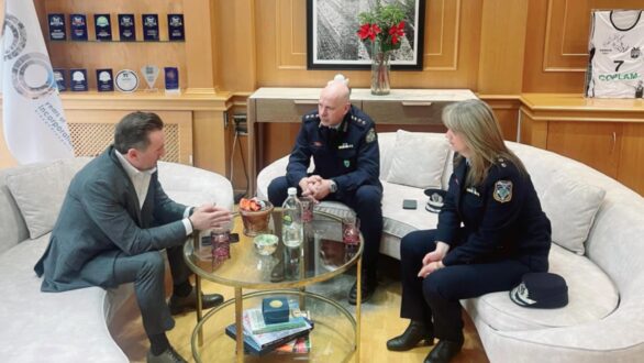 Τον νέο Αστυνομικό Διευθυντή Αλεξανδρούπολης, Χρήστο Αξή, υποδέχτηκε στο γραφείο του ο δήμαρχος