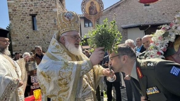 Λαμπροτρίτη στην Κορνοφωλιά