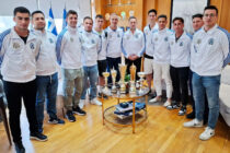 Τους Πρωταθλητές Ελλάδας στο ποδόσφαιρο υποδέχθηκε στο γραφείο του ο Δήμαρχος Αλεξανδρούπολης