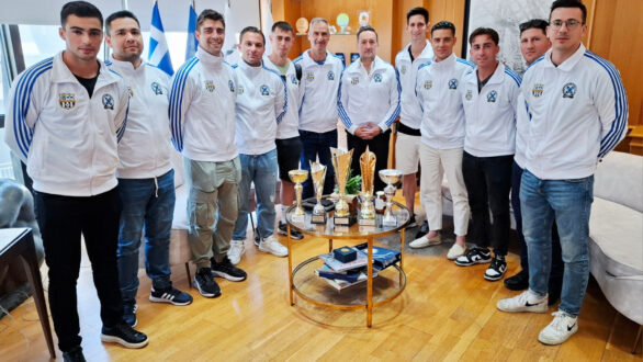 Τους Πρωταθλητές Ελλάδας στο ποδόσφαιρο υποδέχθηκε στο γραφείο του ο Δήμαρχος Αλεξανδρούπολης