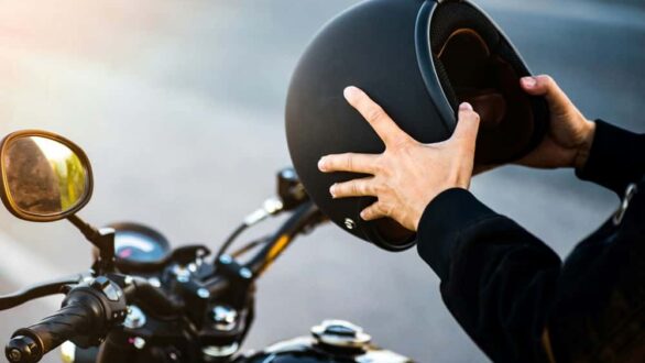 73 παραβάσεις στην Αν. Μακεδονία και Θράκη την 11η εβδομάδα της εκστρατείας «Μηδενική ανοχή στη μη χρήση κράνους»