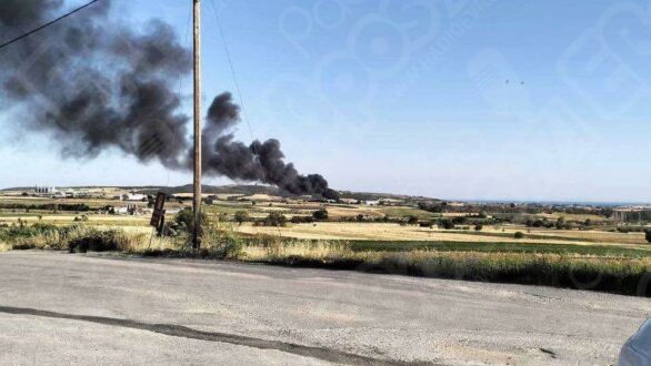 Δύσκολη η κατάσβεση στην πυρκαγιά της Αμφιτρίτης