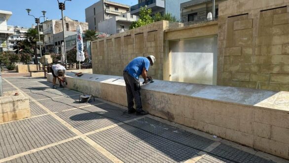 Αλεξανδρούπολη: Καθαρίστηκαν τα γκράφιτι από την Πλατεία Ελευθερίας