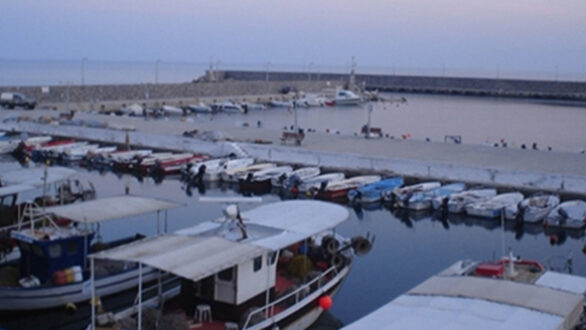 Αστυνομικός εκτός υπηρεσίας έσωσε οδηγό από βυθισμένο ταξί στη Μάκρη Αλεξανδρούπολης