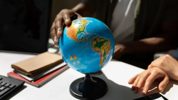 Γιατί η μέρα θα είναι μικρότερη σήμερα – Τι αλλάζει στην περιστροφή της Γης