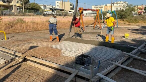 Σύγχρονη και ασφαλής παιδική χαρά διαμορφώνεται στο Πάρκο Αλτιναλμάζη