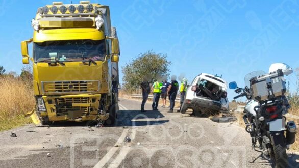 Σοβαρό τροχαίο με όχημα διακινητή και φορτηγό στον δρόμο Βάλτου – Φυλακίου