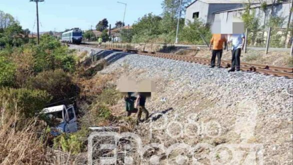 Τρένο συγκρούστηκε με ΙΧ αγροτικό στο Σουφλί