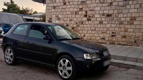 Καταδίωξη και σύλληψη αλλοδαπού διακινητή με τρεις μετανάστες στον Έβρο