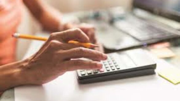 Ελεύθεροι επαγγελματίες: Ποιοι έχουν έκπτωση ή απαλλαγή από τα τεκμήρια