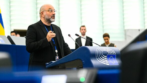 Ο Σάκης Αρναούτογλου στο ΡΑΔΙΟ ΕΒΡΟΣ – «Ούτε τα ΕΛΤΑ ούτε οι σηροτρόφοι πρέπει να εγκαταλειφθούν»