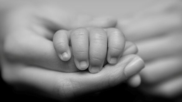 Σε 301 ανήλθαν πέρυσι οι πράξεις υιοθεσίας στη χώρα, παρουσιάζοντας αύξηση 6%, ανακοίνωσε η ΕΛΣΤΑΤ 